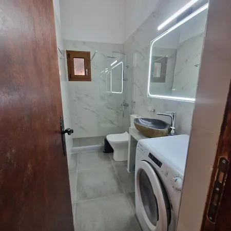 בית נופש Sophia's House *