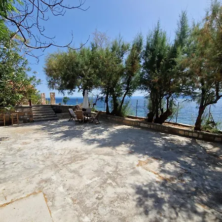 בית נופש Sophia's House *